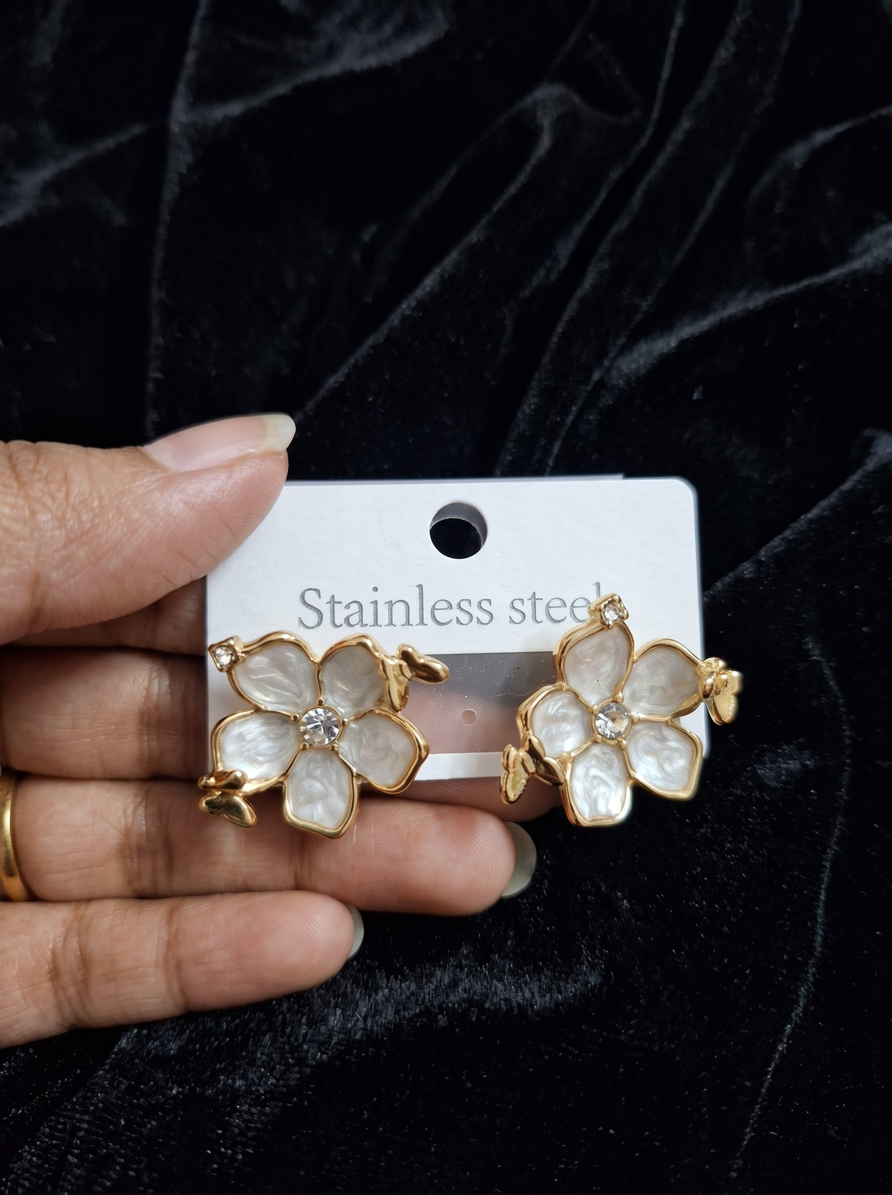 Anti tarnish earring 33